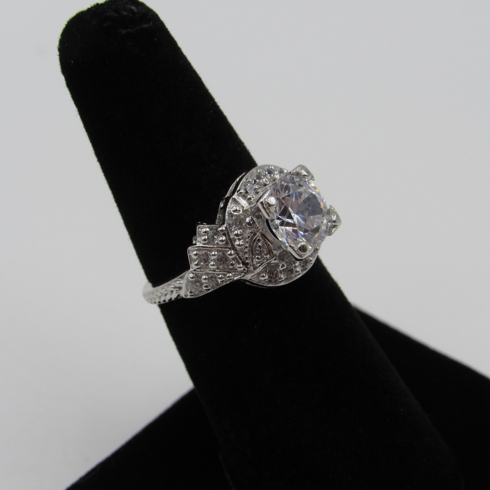Vintage Size 5.75 Sterling Bright Clear CZ Ring - Picture 3 of 8